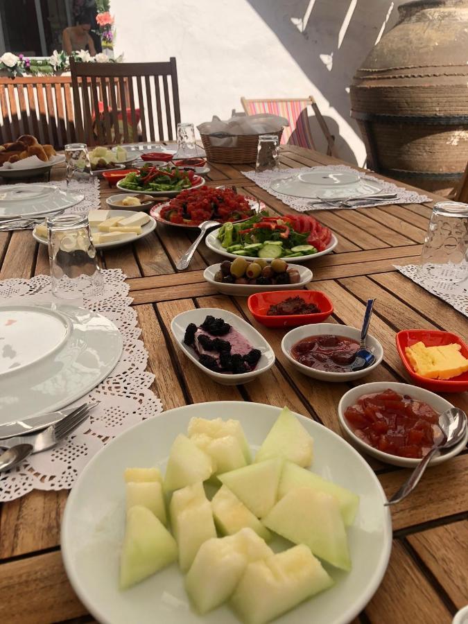 Annemin Harabesi Otel Çeşme Exterior foto
